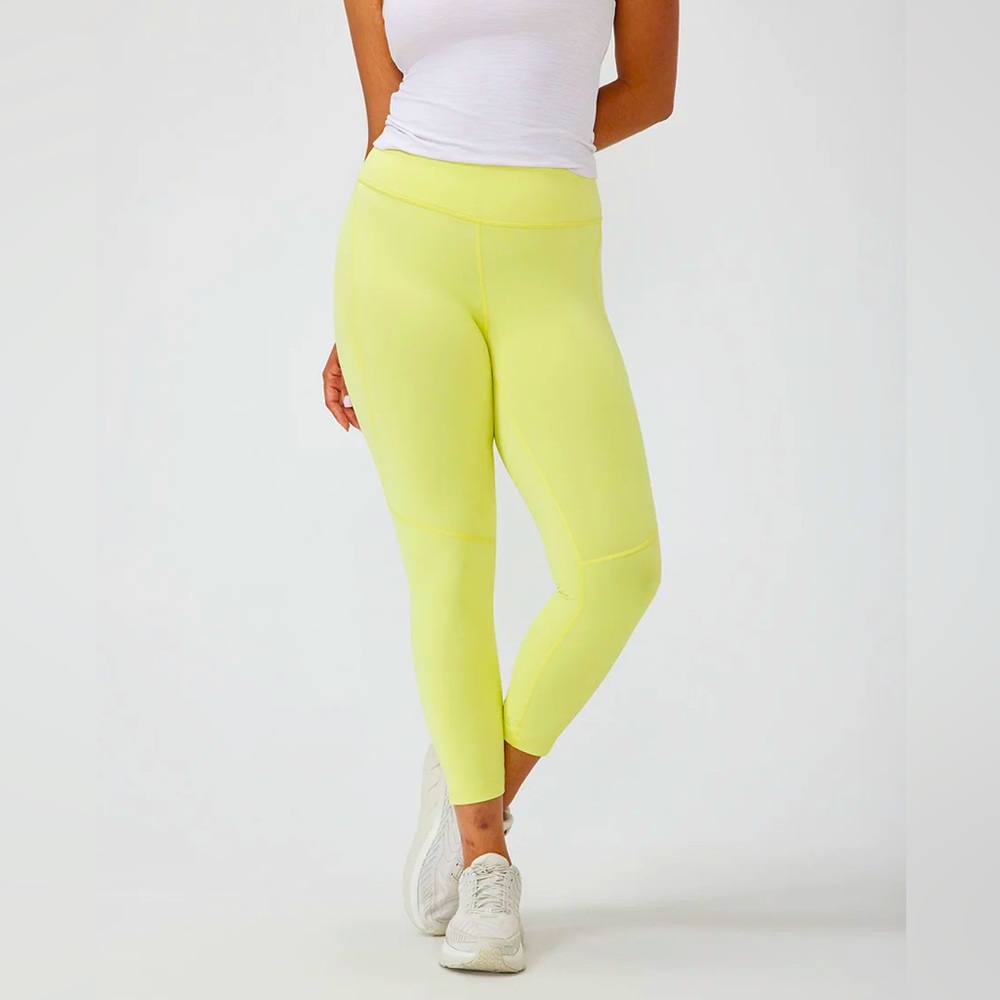 Outdoor Voices Women’s Tech Sweat Classic 3/4 Leggings Size Small in Neon Yellow